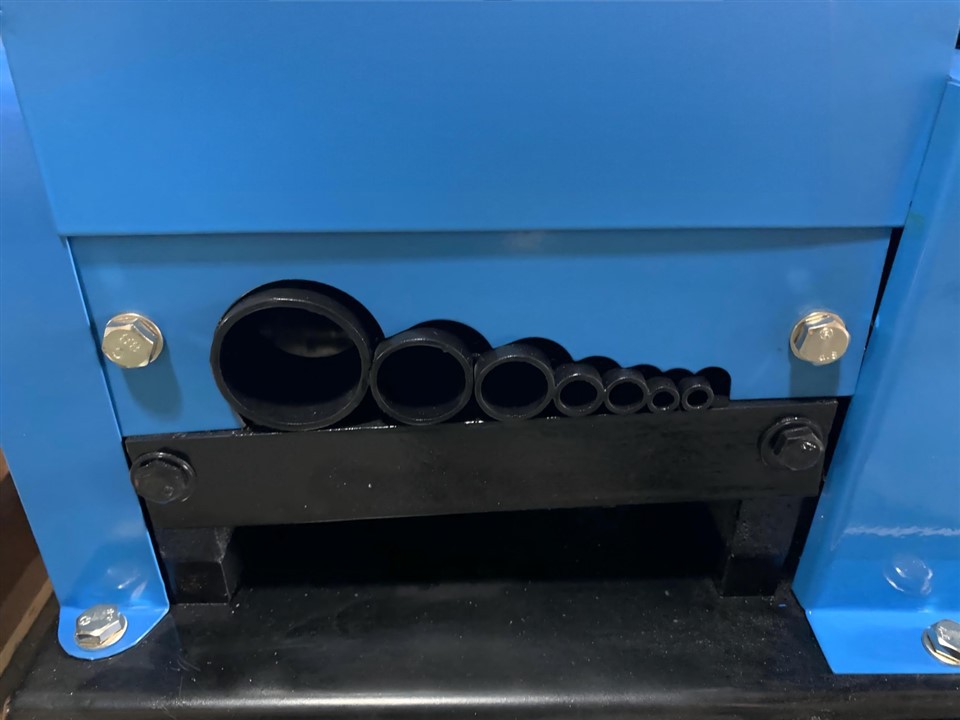 wire cutting stripping and crimping machine